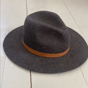 Stylish Dark Gray Wool Brim Hat with Brown Band
